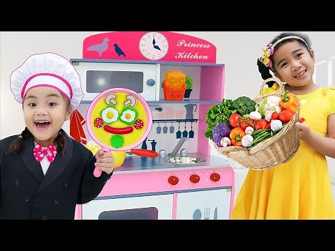 Annie and Sammy Play with Kitchen Restaurant Toy