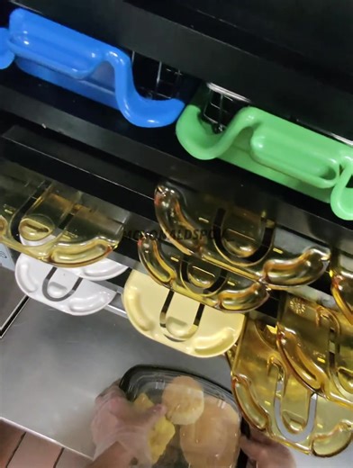 Work with me in the kitchen at McDonalds #fyp #mcdonalds #foryoupage #trending #viral #viralvideo