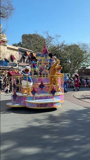 Celebrate Happy Cavalcade at Disneyland with Mickey & Friends 🥁 #disneyland #disney #disneyparks