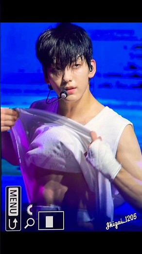 Choi Soobin's abs and one button!!! + Soobin dancing to Up and Down by EXID
