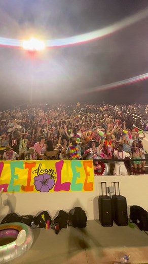 DHIGH ON TOPPPPPP 42-14 🐺‼️‼️ #fyp #studentsection #dothanhigh #dothan @dothan varsity cheer @dothanwolves