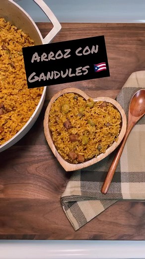 Authentic Puerto Rican Arroz con Gandules Recipe