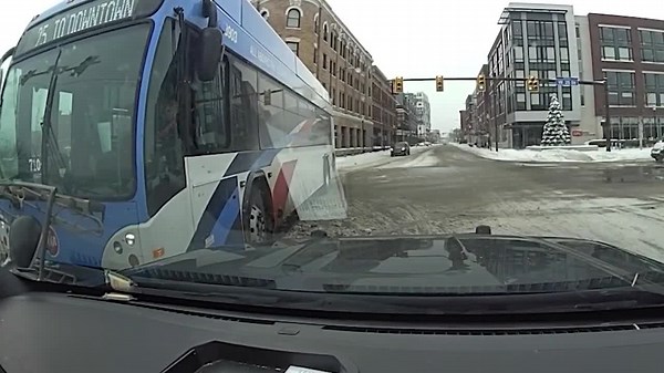 I-Team: Watch RTA bus and Cleveland police car collide
