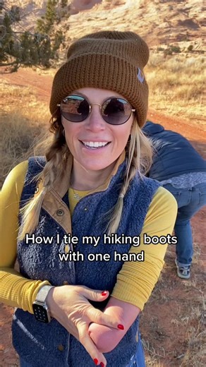 One-Handed Hiking Boot Tying: Easy Guide