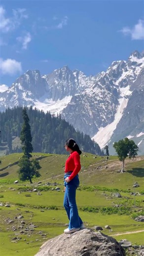 5.7K views · 342 reactions | DM FOR SHOOT IN KASHMIR.. . . . #photoshoot #couple #oldsongs #viralvideos #explorepage✨ #reelitfeelit | Sajad Ahmad malik | Facebook