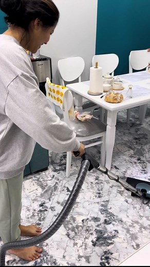 KAMBAROVA XONZODA INSTAGRAM EXPERT,BUSINESS LADY on Instagram: "siz un eng alosii 😄 man vav ddm plisos osela afsuslanmisila 1000% @iskandar_roboclean malumot un @iskandar_roboclean ga yozin"