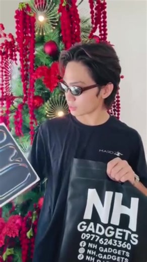 Thankyou somuch sir Jeremiah Ong sa pag avail nyo po saamin napaka humble 😍🫶🏼Salamat ng marami sa pag purchased nyo samin ng mga gadgets 🥰 We really appreciate that. Deserve na deserve mo sir kung anong meron ka ngayon dahil napakabuti po ng iyong puso at subrang humble nyo po ❤️ Godbless you😇until next transaction po 😍🫶 Sa bawat bili mo ng iPhone! My kasama ng FREE GIFT BOX!🥳 𝐆𝐢𝐟𝐭 𝐁𝐨𝐱 𝐈𝐧𝐜𝐥𝐮𝐬𝐢𝐨𝐧! * AIRPODS GEN 3 * 1000 MAH BATTERY PACK POWER BANK * 35 WATTS ADAPTOR * 15 W