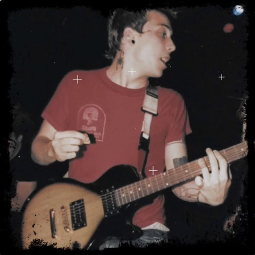 #frankiero 🐾 :: i hate these shakes but i love bullets frank so im still posting this 👀👀👀 :: #mcr #fypシ #mychemicalromance #fyp // @🪖 s p e n ⋆˚꩜｡ @sophia💐 @mel 击 . overlay creds : 4elcuu
