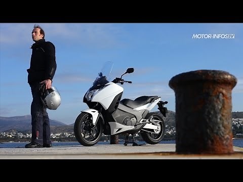 Honda Integra 750 Review