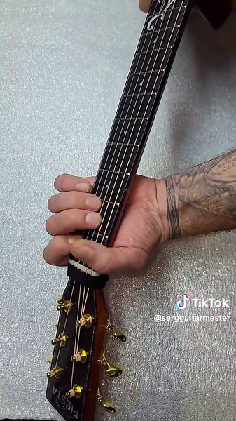 Discover Expert Guitar Techniques at Fiesta Grand