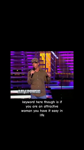 Pretty girl cry vs ugly girl cry #standup #raylipowski #standupcomedy