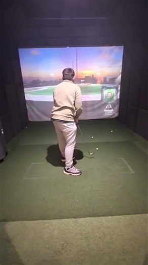 First time at golf simulator stuck in the matrix