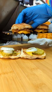 Sorry no same week winners! Free, free a pair of chili cheese sliders see below for more info! (A pair Lil Nicky's sliders ). 🥳 Free food giveaway 🥳 You asked and so here they are a pair of Lil Nicky's sliders for the first 15 people to **SHARE**and tag a friend! Must redeem by end of Today! Please vote for us for Best burger👇 https://vvdailypress.gannettcontests.com/2023-Best-of-the-Desert-Communitys-Choice-Awards/ | Apollo Restaurant