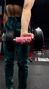 6.6K views · 26 reactions | Using Fat Gripz increases muscle activation throughout the entire arm and whole upper body. @summerfarage #thickerbarmoremuscle #fatgripz | Fat Gripz | Facebook