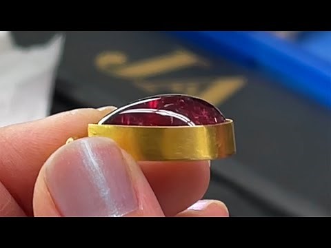 How to Bezel Set a Pear Shaped Cabochon Gemstone ( No Gaps or Buckling at the Point!) 1