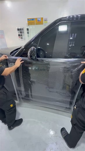 ✨Satisfying to watch. Even better for your car. At GSS, our PPF experts ensure your Range Rover gets unmatched clarity, protection, and a finish worthy of its class. Sit back and enjoy the ASMR of perfection. Visit us now. | Grand Service Station | Facebook