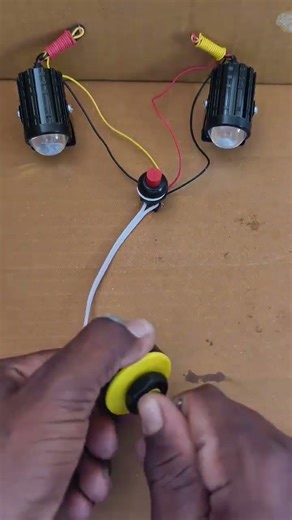 बिजली उत्पन जेनेटर 12वोल्टेज बिजली उत्पन की ओर बाइक लाइट चालू किया dc motor New ProjectIn this video