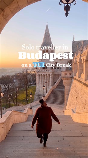 *previous ad* | Here is why you need to take a TUI City Break to Budapest 🇭🇺 Solo travel is one of the most freeing experiences a person can have. It has allowed me to spend quality time alone, see amazing sites and enjoy fun experiences. Budapest is the perfect location for a solo trip! The city is absolutely breathtaking, has a rich history, great food and an abundance of bucket list authentic experiences. Who wouldn’t want to visit? 🌚 Solo travel might seem intimidating, however, going on 