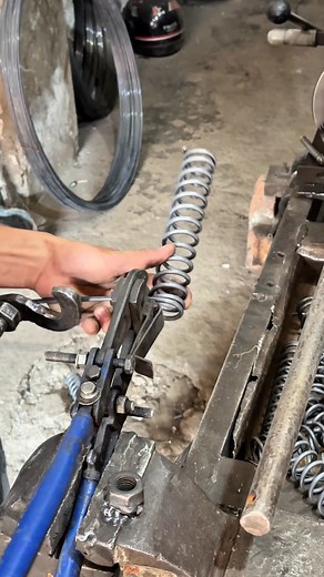 3.9K views · 11 reactions | Watch the classic process of turning wire into spring on a gearbox manual lathe. Every turn of the handle shows real dedication, accuracy, and metalworking skill. #VintageLathe #SpringMaking #MetalCraft #SkilledWorker #Handmade | Creators Craft | Facebook