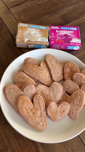 “Cute, tasty and simple? Count me in!!💕🥞 These pancakes are festive and have all the sweetness and flavor without added sugar or junk thanks to @simplydessertsnatural ! First add the dry ingredients- 1 cup of flour (all purpose or 1:1 preference) 1 tablespoon @simplydessertsnatural vanilla SF pudding mix 1 teaspoon @simplydessertsnatural raspberry gel 1 1/2 teaspoon baking powder and a pink of salt Mix well! In a separate container add the wet ingredients 1 cup milk of choice 1 egg 1 tablespoo