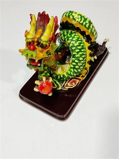 Bornova bit pazarından Feng Shui bibloyu esnaf abi bize hediye etti eksik kısımları restore ediyoruz. Bu tip içeriklerin devamı için takip et beğen paylaş. Youtube BoossPanda instagram BoossPandaOffical instagram BoossPandaEditör Bit pazarı videoları için Youtube BoossPanda Bu video herhangi bir marka iş birliği içermemektedir. #restore #restorasyon #yenileme #tamir #onarım #eskidentaze #beforeafter #dönüşüm #bitpazarı #antikasever #eskiürünler #nostalji #antikabulduk #eskieşyalar #retro