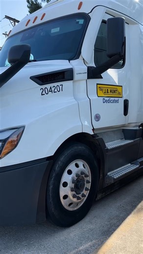 17K views · 340 reactions | Thinking about relocating? We’ve got you covered. With J.B. Hunt’s Driver Transfer Portal, company drivers like Chad can easily browse job openings across the country and find the perfect fit, so you can move with confidence and keep your career on track! | J.B. Hunt Drivers | Facebook