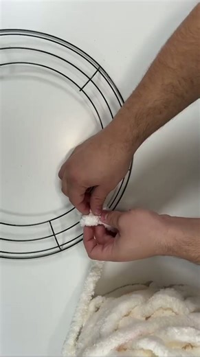 Wrap yarn around a Dollar Tree wreath form 🤭❄️☃️