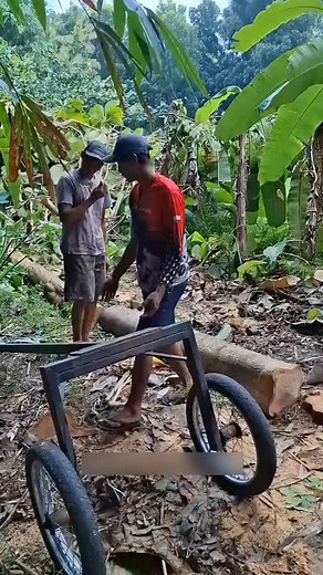 This 2-Wheel Tool Makes Moving Logs SO Easy! 🤯 #shortsvideo #inventions #genius #construction #factory #ingeneering #innovation #didyouknow #ingenious #gadgets #why #qfricq #áfrica | Iqutech