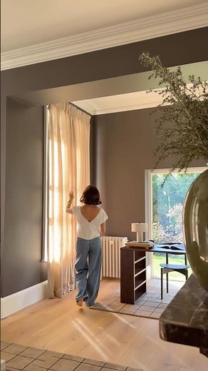 An Office Revamp Dressed in Silhouette AF-655 from #BenjaminMoore