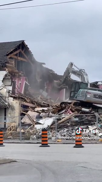 If you ain't first, you're last. Goodbye Atherley Arms Hotel! #noseyneighbours #orillia #thefirst #atherleyarms