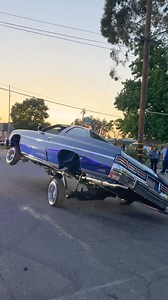 Chevrolet Caprice Classic Glasshouse Lowrider tipping in 3 wheel motion in Orange County, California! 😎 | Skid Society