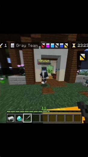 playing on keyboard and mouse in mobile #minecraft #shorts