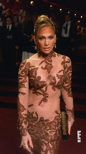 J. Lo does it so effortlessly! #LiveFromE #AwardsSeason | E! Entertainment