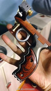 204K views · 1.2K reactions | As a shooting tool, part of the structure of the gun has also been transplanted to the slingshot by some shooters, such as the handle. Although I personally don’t like to confuse a slingshot with a gun, this "grafting" may have its reasons, for example, it makes the shooter feel more powerful,lol. To see more wonderful slingshots→ https://trade.onloon.net/?shopId=1497417766388 | Gzkband | Facebook