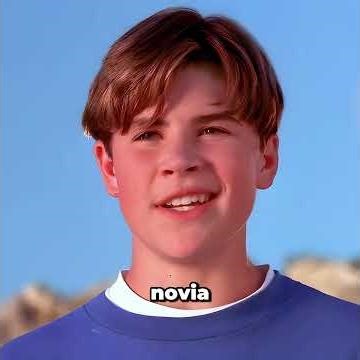 Al chico le crecieron aletas en las extremidades; resulta su verdadera madre es una sirena.#shorts