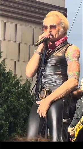 David Lee Roth "Pretty Woman" 8/21/2025