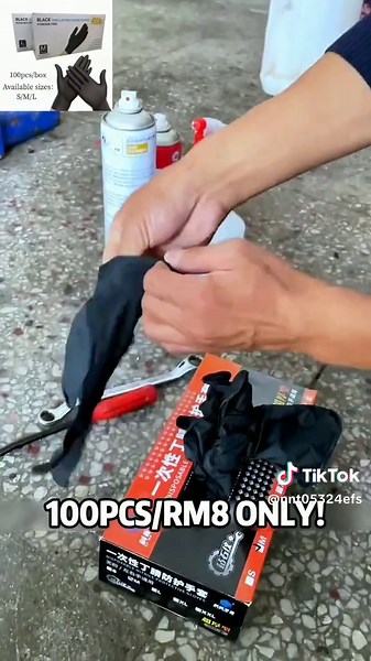 Car Repair Techniques Using Rubber Gloves