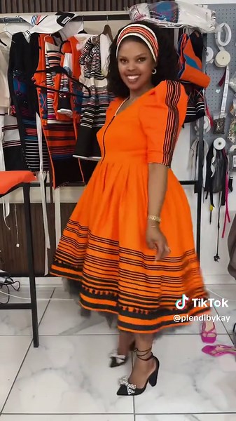 Stylish Reversible Dresses for Modern Umbhaco Fashion