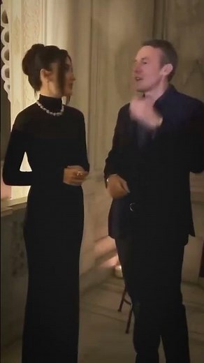 Hande Erçel's Unforgettable DANCE at a Palace! ✨ #HandeErçel #Pomellato #shorts