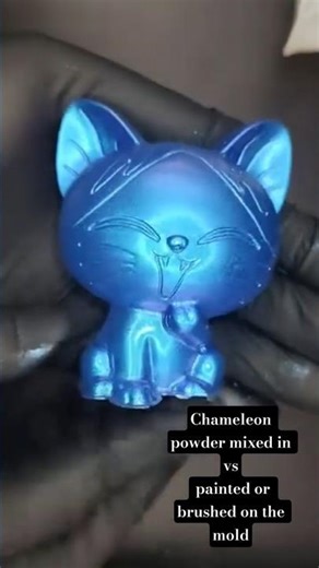 blue purple chameleon powder applied two different ways, two different results #chameleon #epoxy