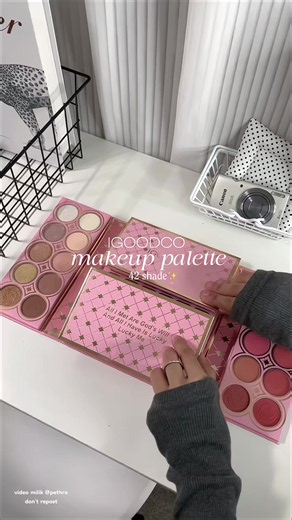 makeup palette lengkap 42warnaa💕🫶🏻✨🥰 #makeup #makeupartist #palette #makeuptips