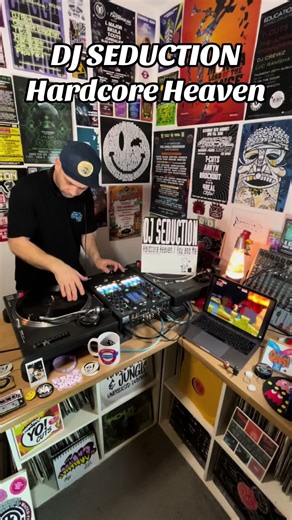 Live Looping Classic Rave Hits from 1982