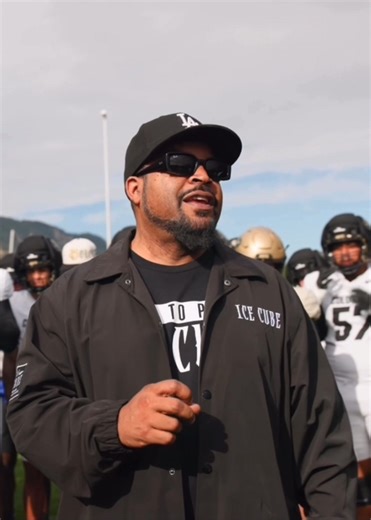 700K views · 23K reactions | Ice Cube Pulls Up to Colorado Practice & Drops a Message the Team Needed  Coach Prime had a special guest at today’s practice — Ice Cube himself.Cube told the team:“Don’t complain about something you don’t get because of the work you didn’t put in.” Then he called them up for a huddle and led the loudest “YAY YAY” you’ve ever heard.Buff Nation is locked in. #CoachPrime #IceCube #ColoradoFootball #Buffs | Andre Shannon | Facebook