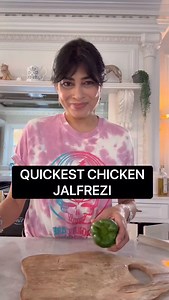 191K views · 4.1K reactions | QUICKEST CHICKEN JALFREZI - cook along! Method and ingredients Fry 2 onions 3 inch ginger paste and 4 chopped garlic cloves in neutral oil. Add 4 chopped chicken breasts, 1 tsp turmeric 1/2 tsp chili powder 2 heaped tsp garam masala 3/4 tin chopped tomatoes water to loosen 1 tsp salt 1 tsp sugar- simmer until chicken cooked through and garnish with coriander | Nisha Katona | Facebook