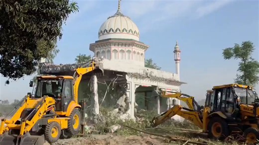 🚨BIG! ILLEGAL Shrine on Govt land DEMOLISHED IN HARIDWAR 💥~ Post-demolition, NO ANCIENT REMAINS found beneath, claims fall flat.Over 600+ illegal structures removed across Uttarakhand, 11,000+ acres of govt land reclaimed by Dhami Govt🔥