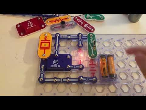 Snap Circuits Classic: Light, Voice, and Motor Controlled Lamp