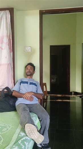 “Cat vs Ceiling Fan: Surprise edition.” 😹🎬