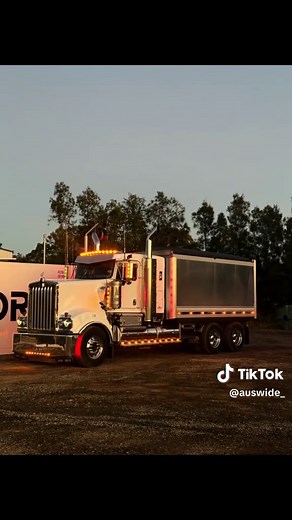 New Kenworth T909 Joins Fleet with Quad Dog