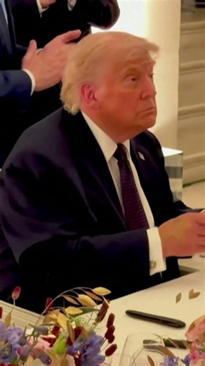 Trump signe un accord à Versailles pour mettre fin à la guerre au Moyen-Orient.
