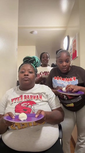 exploding egg prank 🤣🤣🤣🫣 #viral #trending #usa #foryoupage #egg